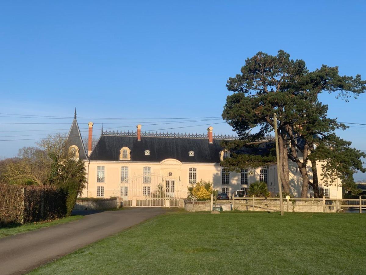 Les Douves Duplex 5 Personnes Lumineux Avec Jardin Et Terrasse Amenagee , Vue Sur Chateau A 5Mn De La Mer, Proche Omaha Beach Et Bayeux Commes Kültér fotó