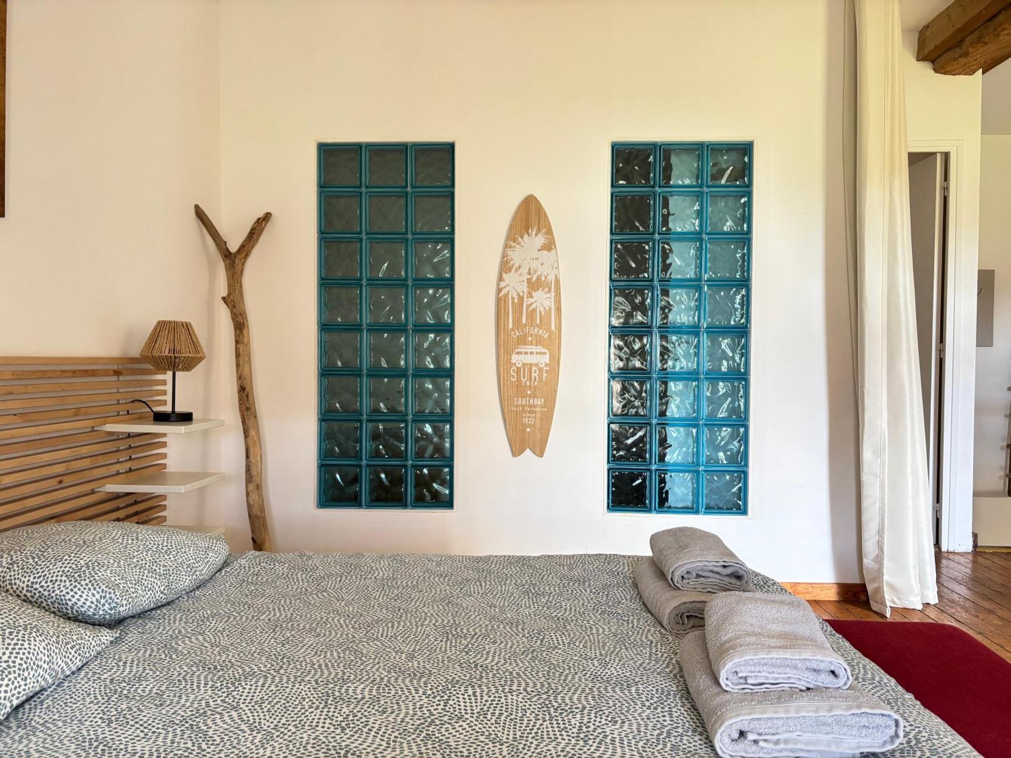 Les Douves Duplex 5 Personnes Lumineux Avec Jardin Et Terrasse Amenagee , Vue Sur Chateau A 5Mn De La Mer, Proche Omaha Beach Et Bayeux Commes Kültér fotó
