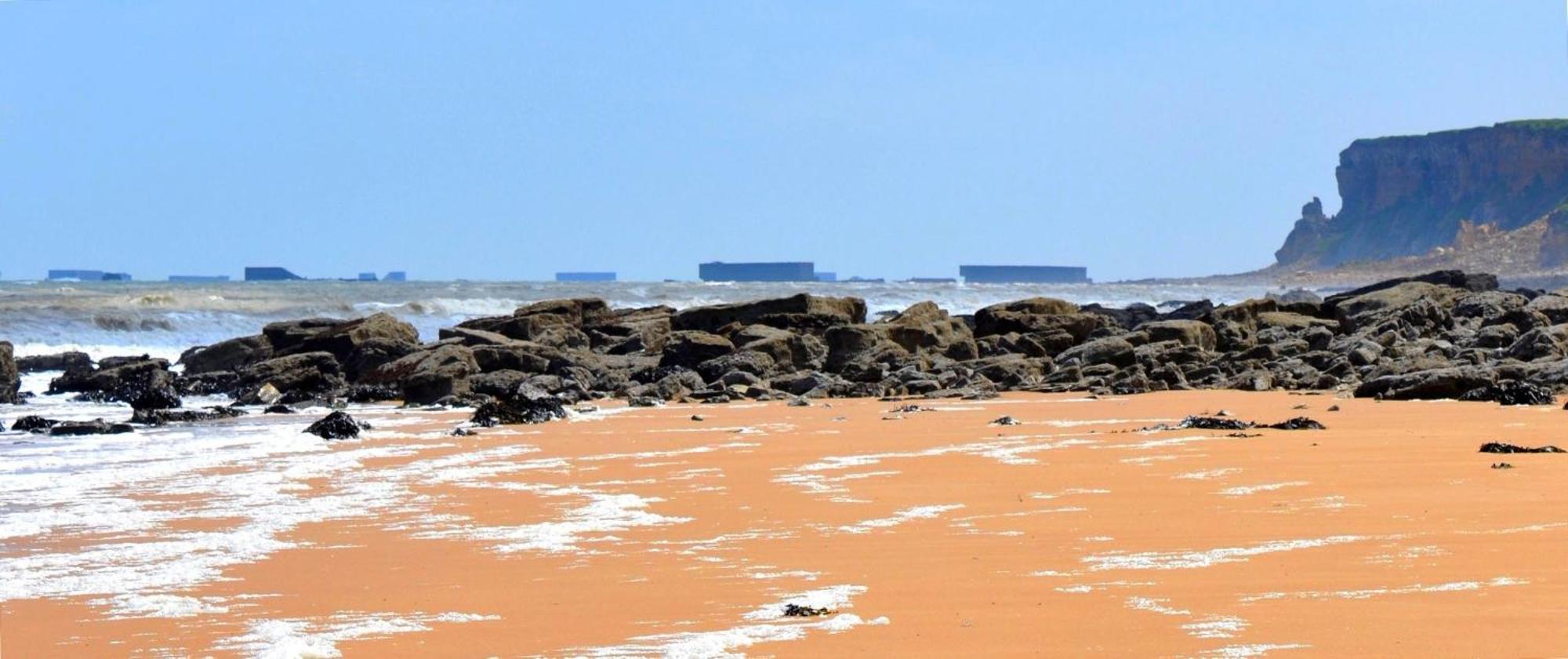 Les Douves Duplex 5 Personnes Lumineux Avec Jardin Et Terrasse Amenagee , Vue Sur Chateau A 5Mn De La Mer, Proche Omaha Beach Et Bayeux Commes Kültér fotó